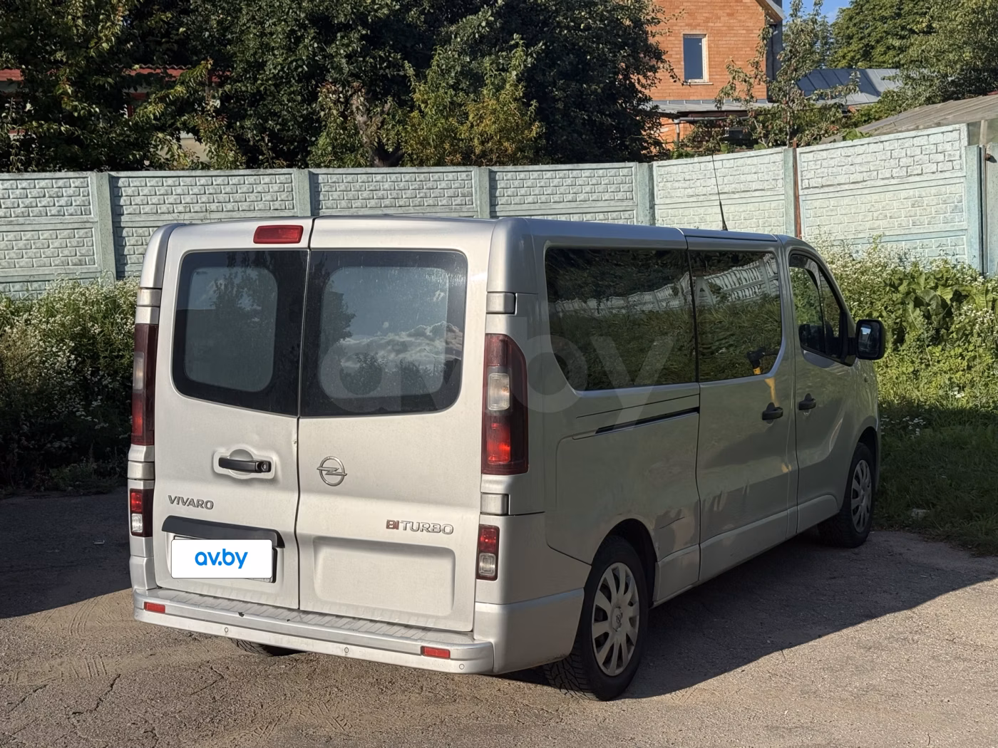 Opel Vivaro фото 6