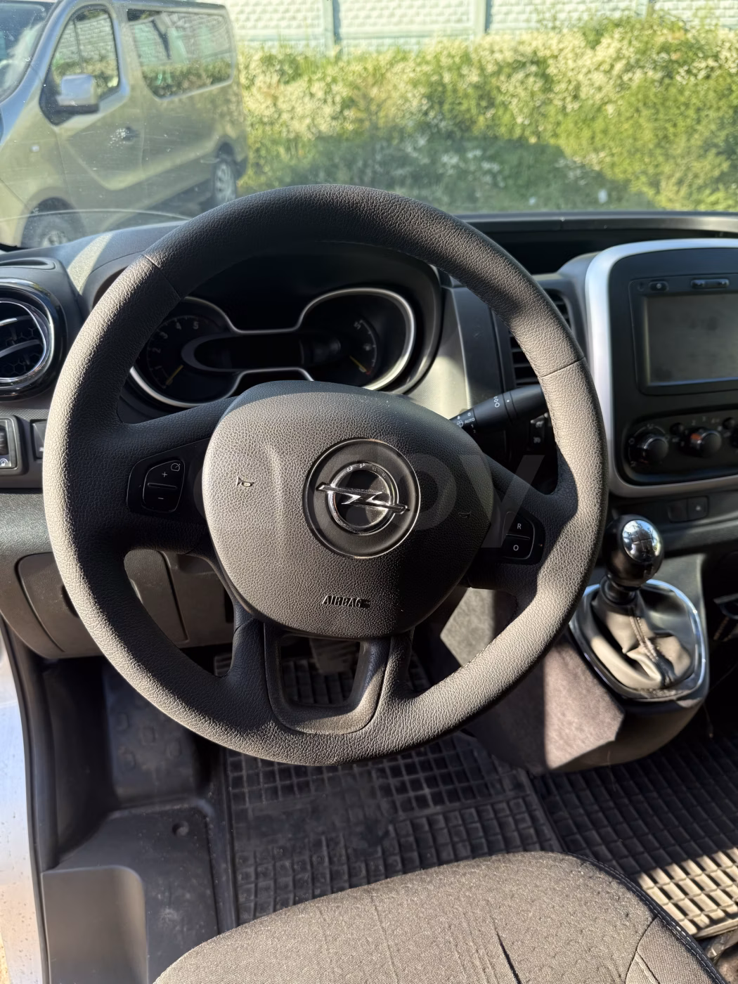 Opel Vivaro фото 9
