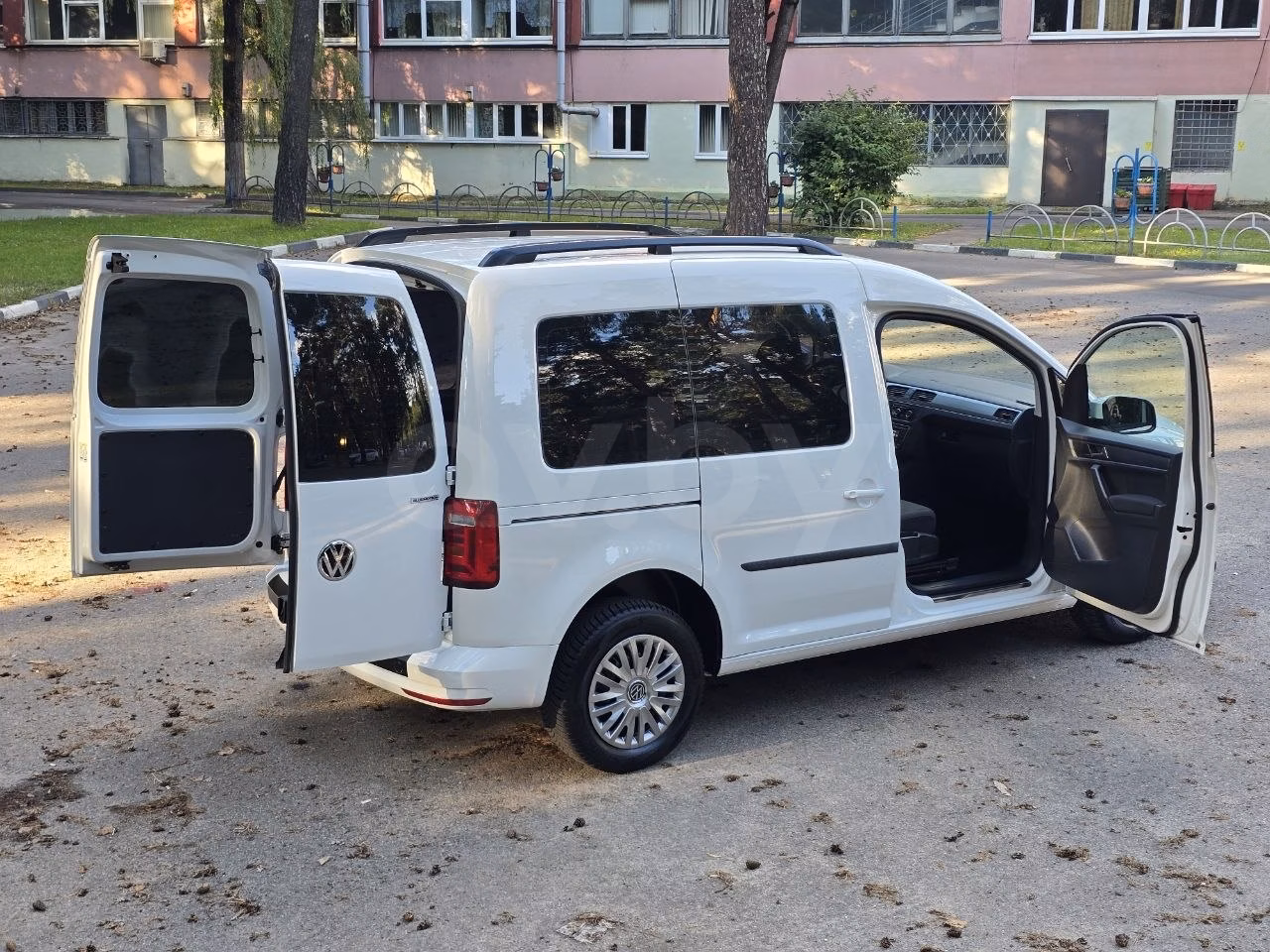 Volkswagen Caddy фото 12
