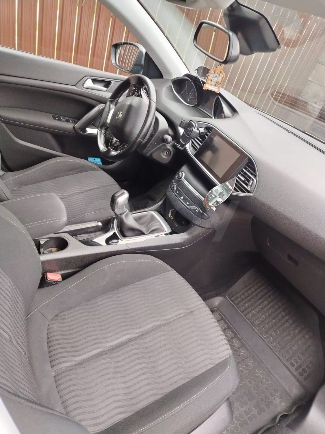 Peugeot 308 фото 8