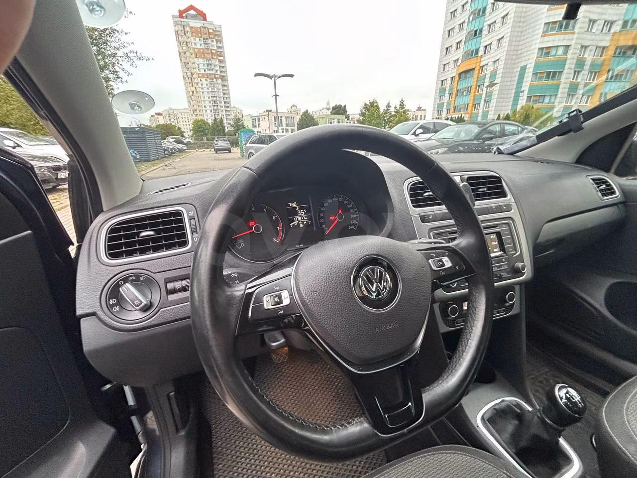 Volkswagen Polo Sedan фото 6