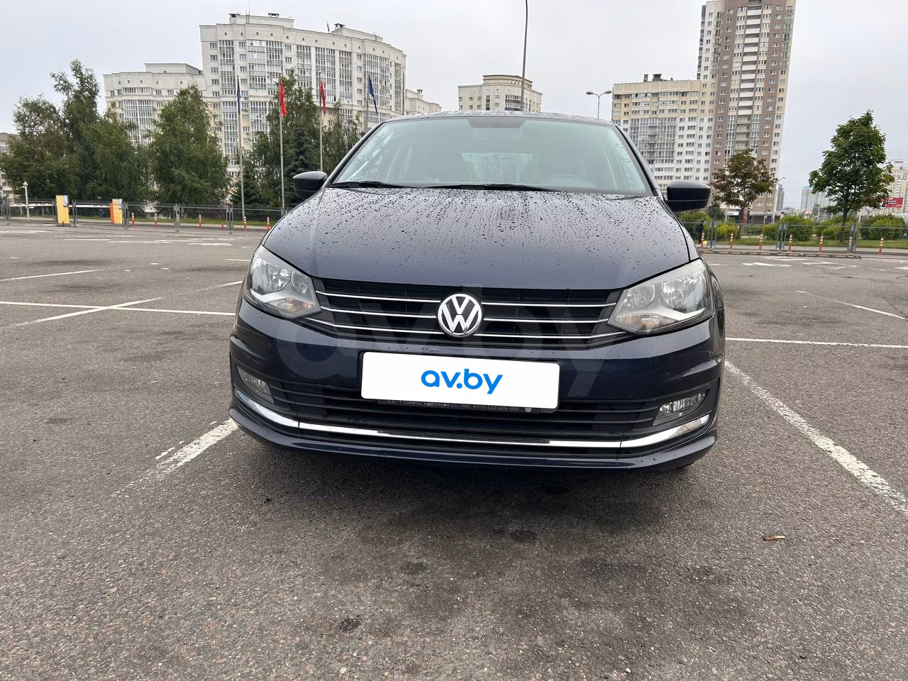 Volkswagen Polo Sedan фото 2