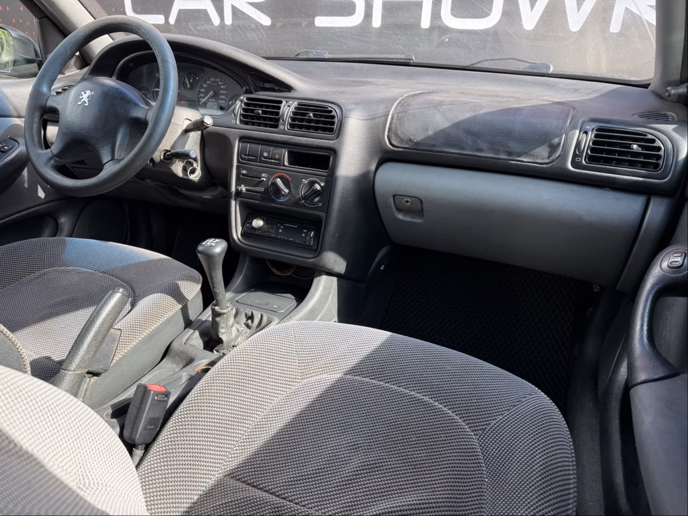 Peugeot 406 фото 7
