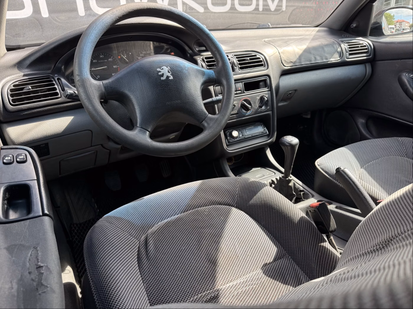Peugeot 406 фото 9