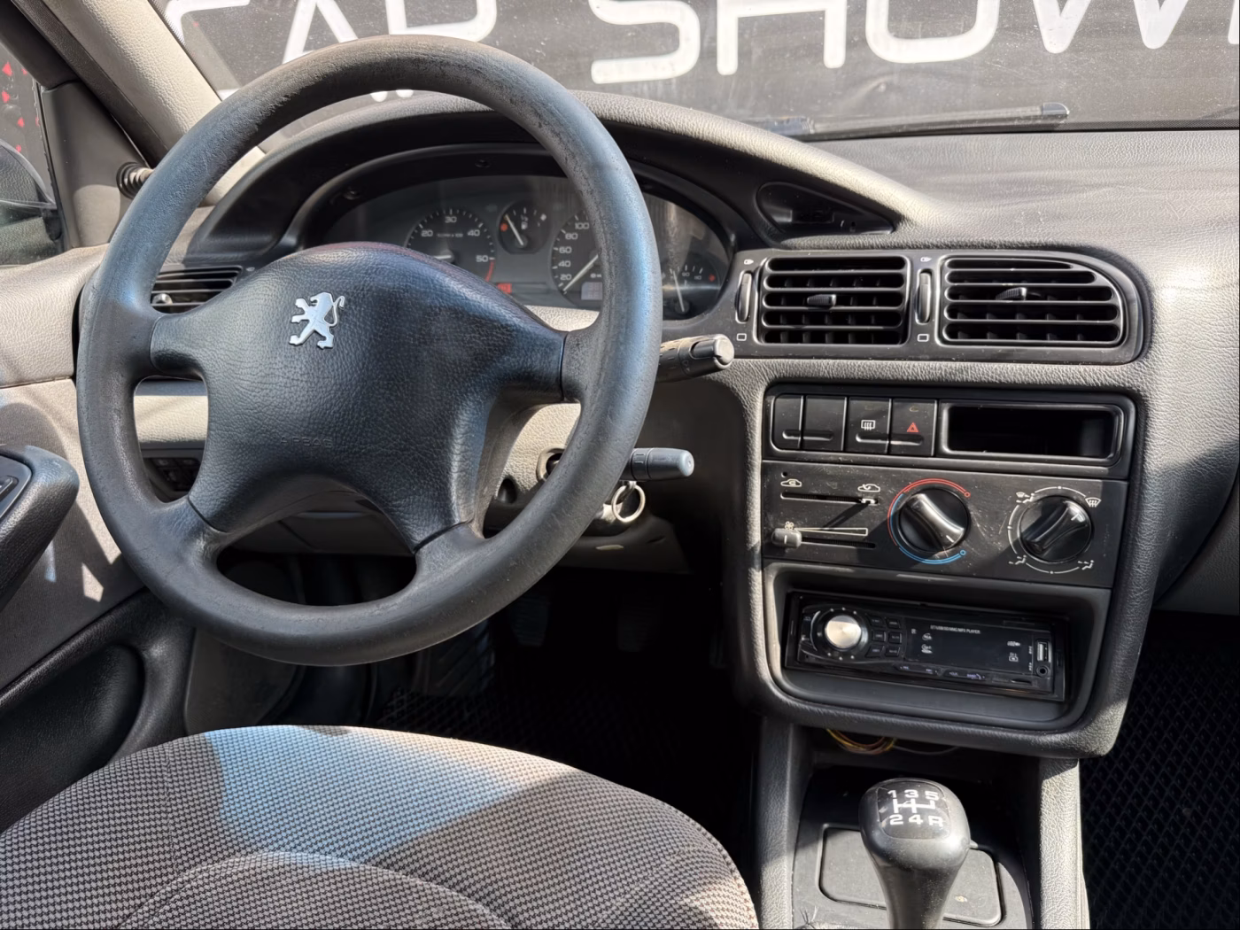 Peugeot 406 фото 11