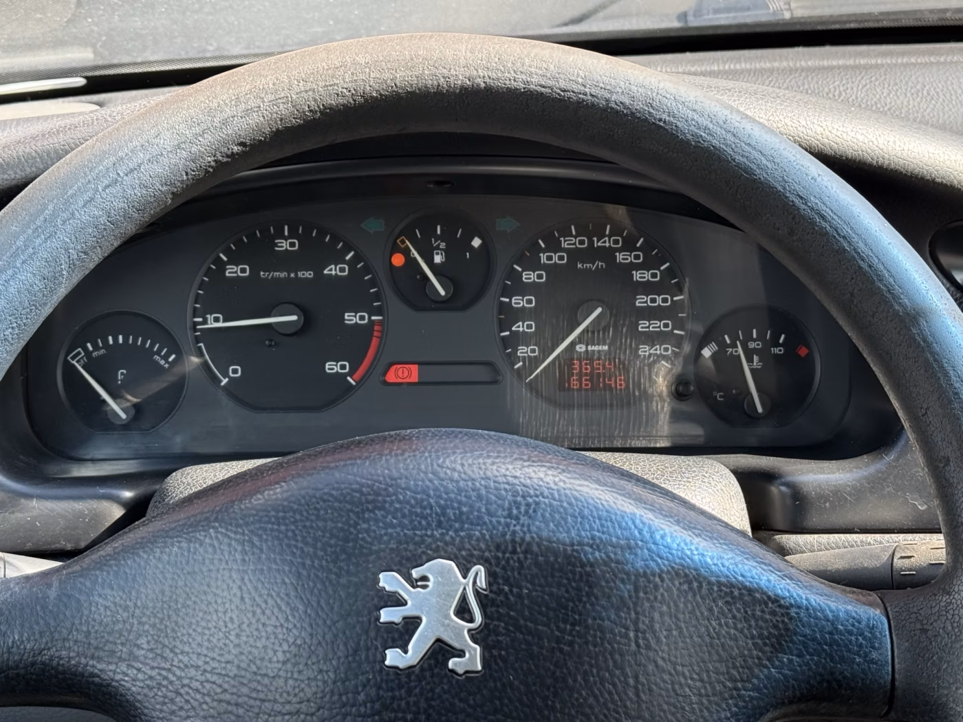 Peugeot 406 фото 12