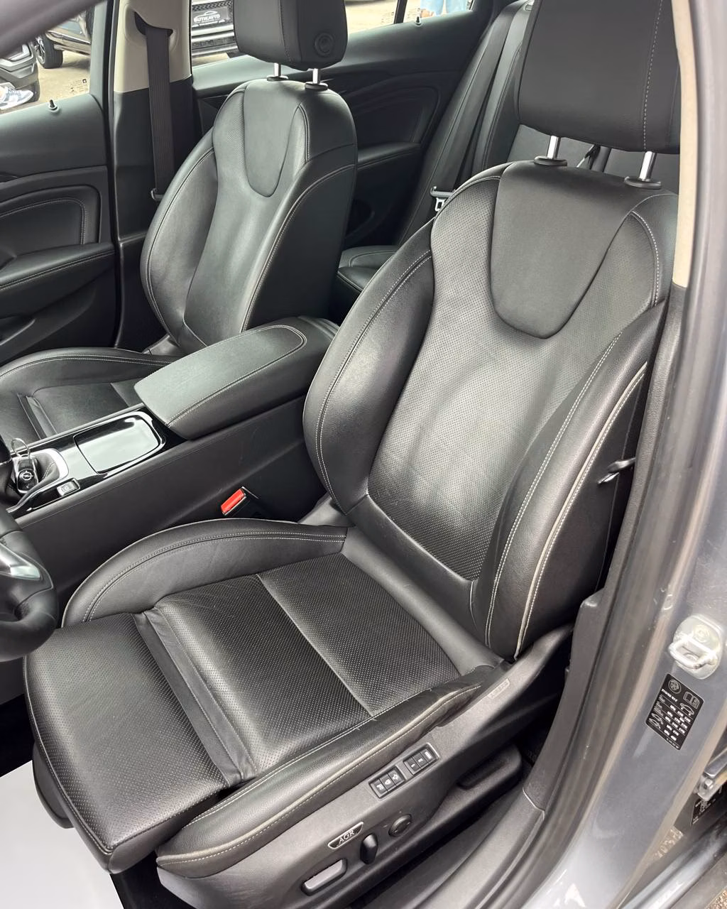 Opel Insignia фото 11