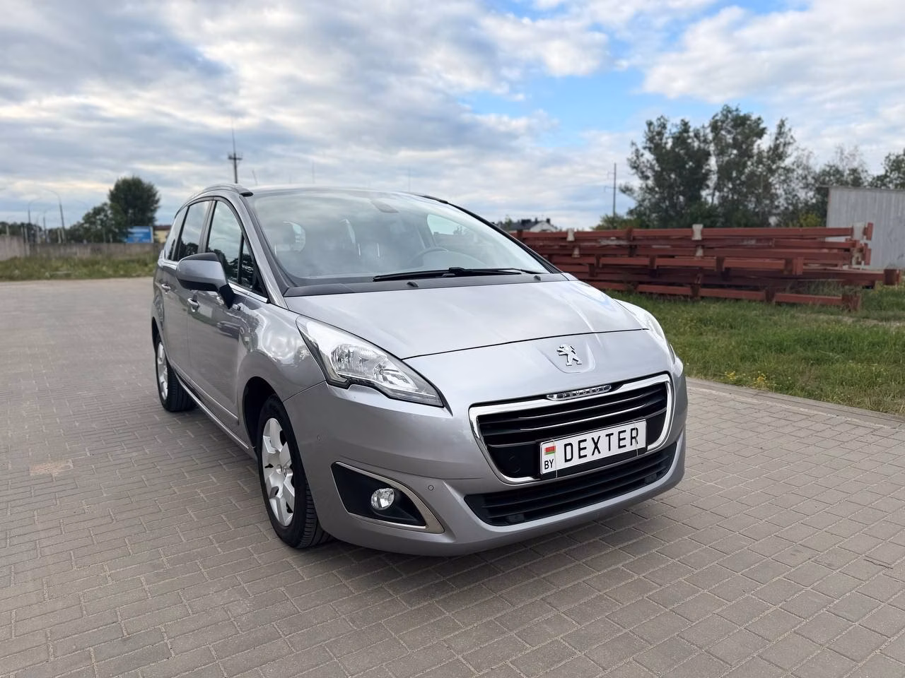 Peugeot 5008