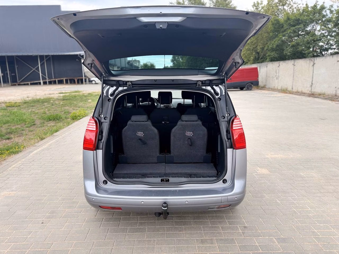 Peugeot 5008 фото 10