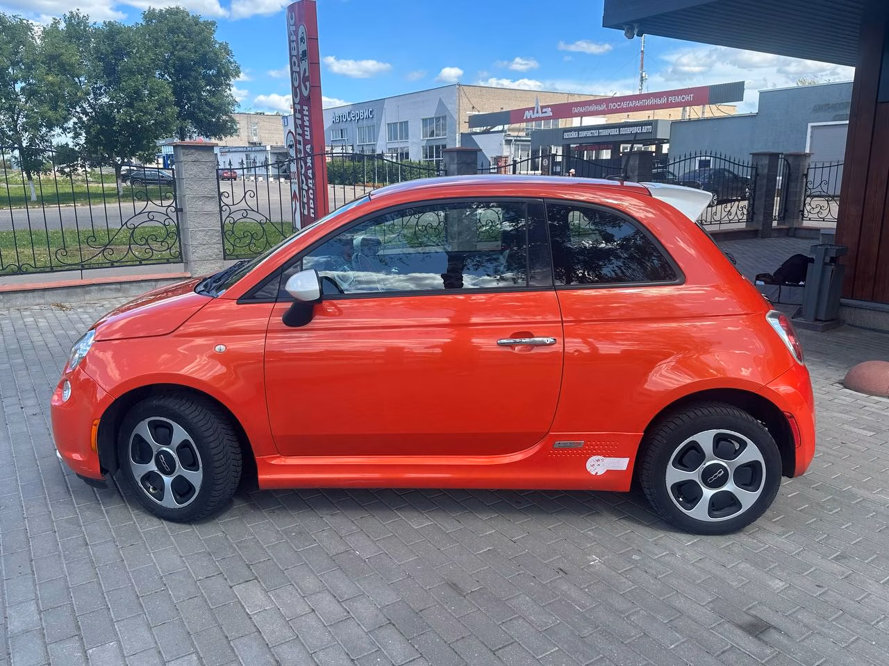 Fiat 500е фото 8
