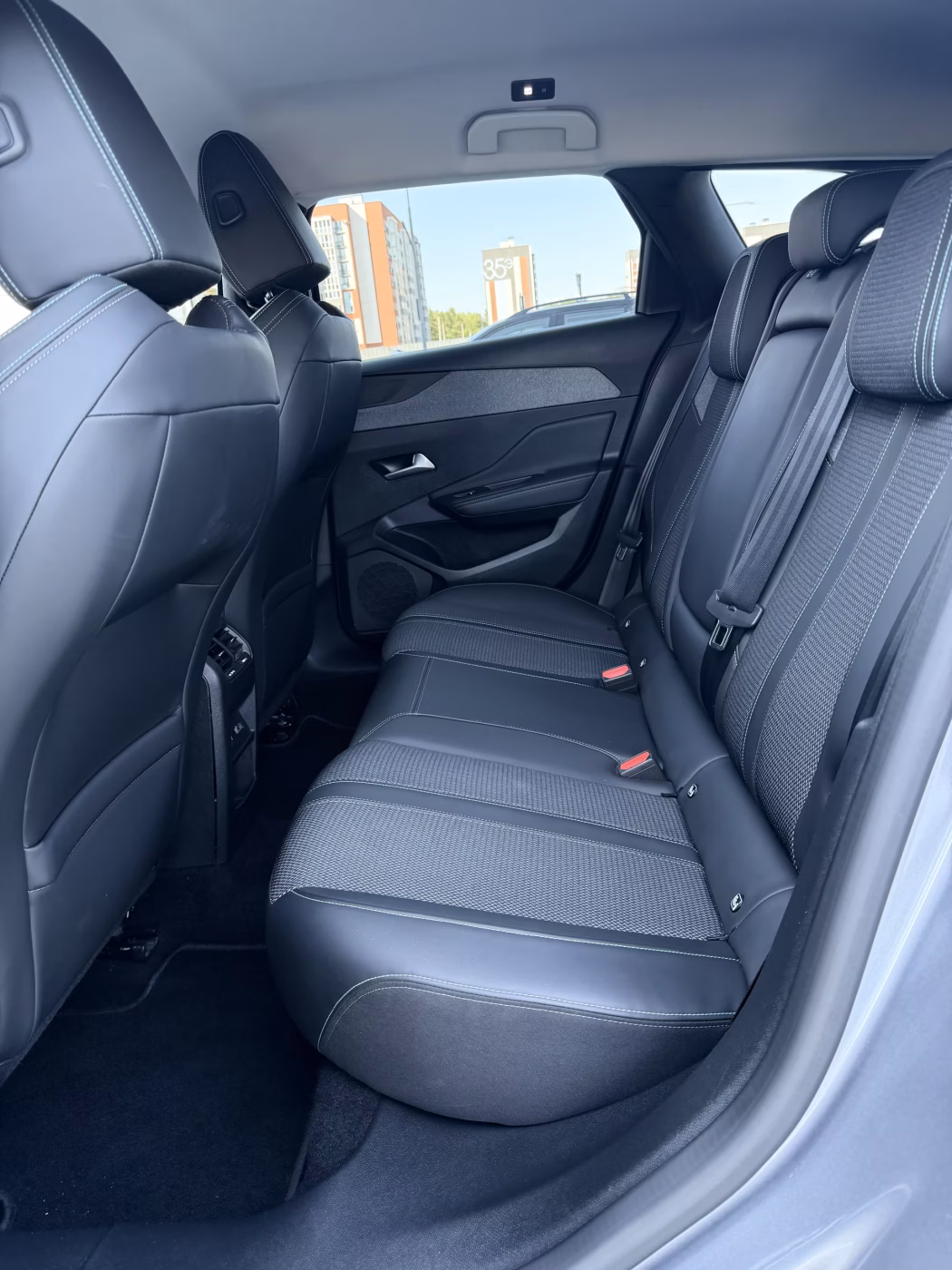 Peugeot 308 фото 11
