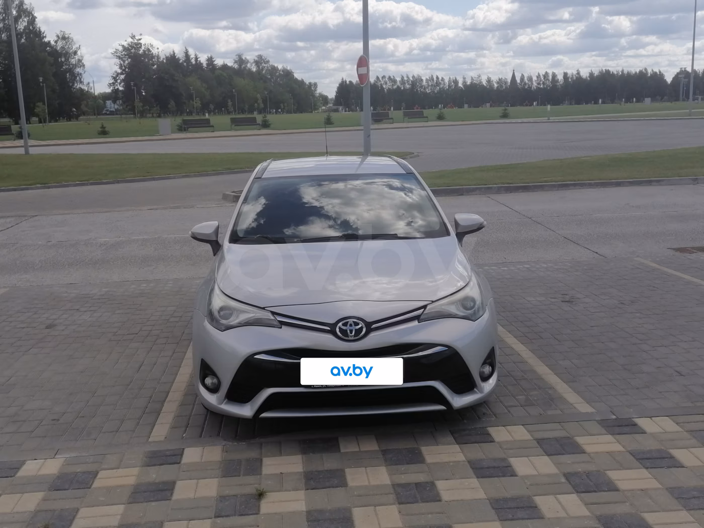 Toyota Avensis фото 6