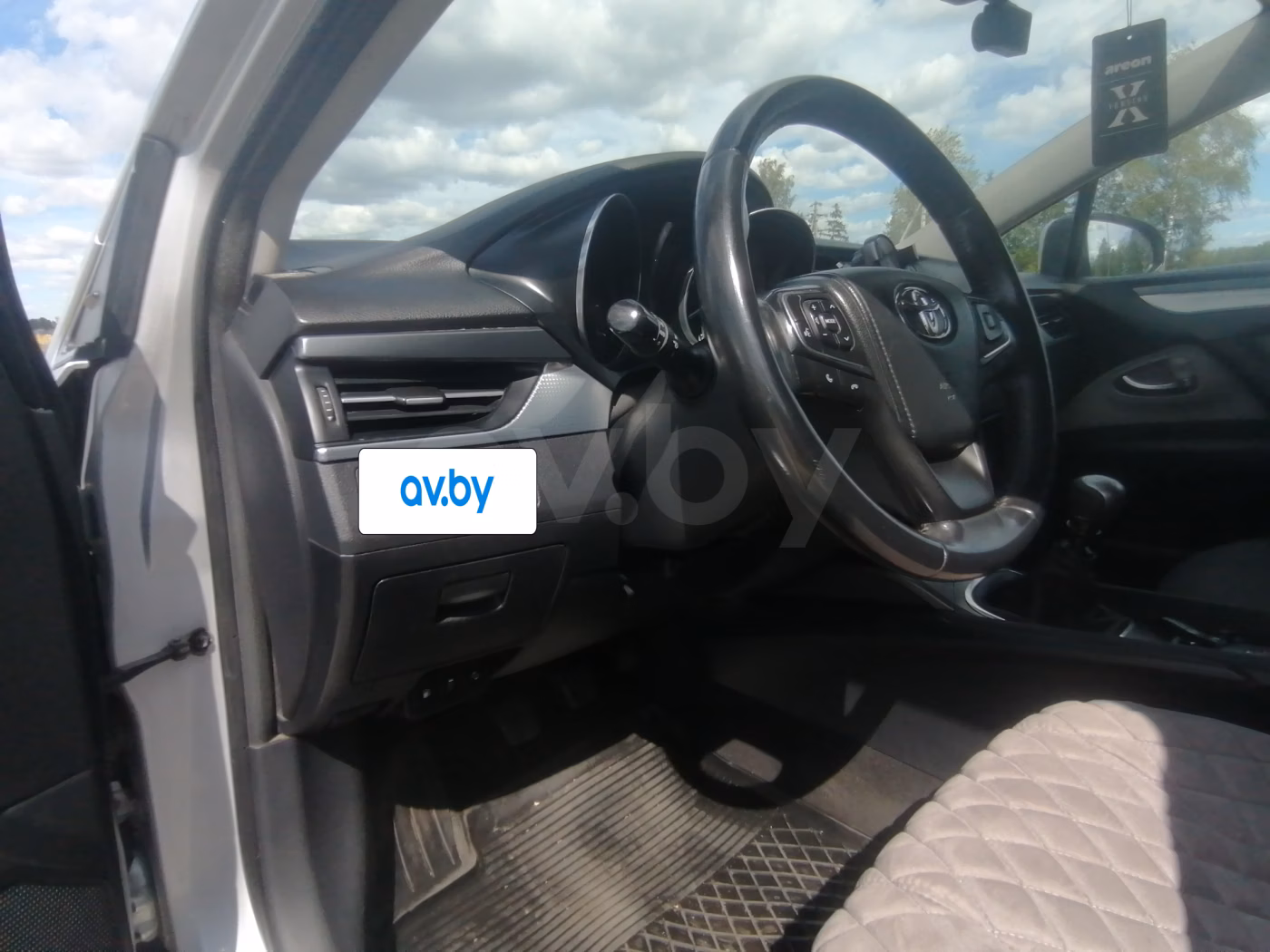 Toyota Avensis фото 16