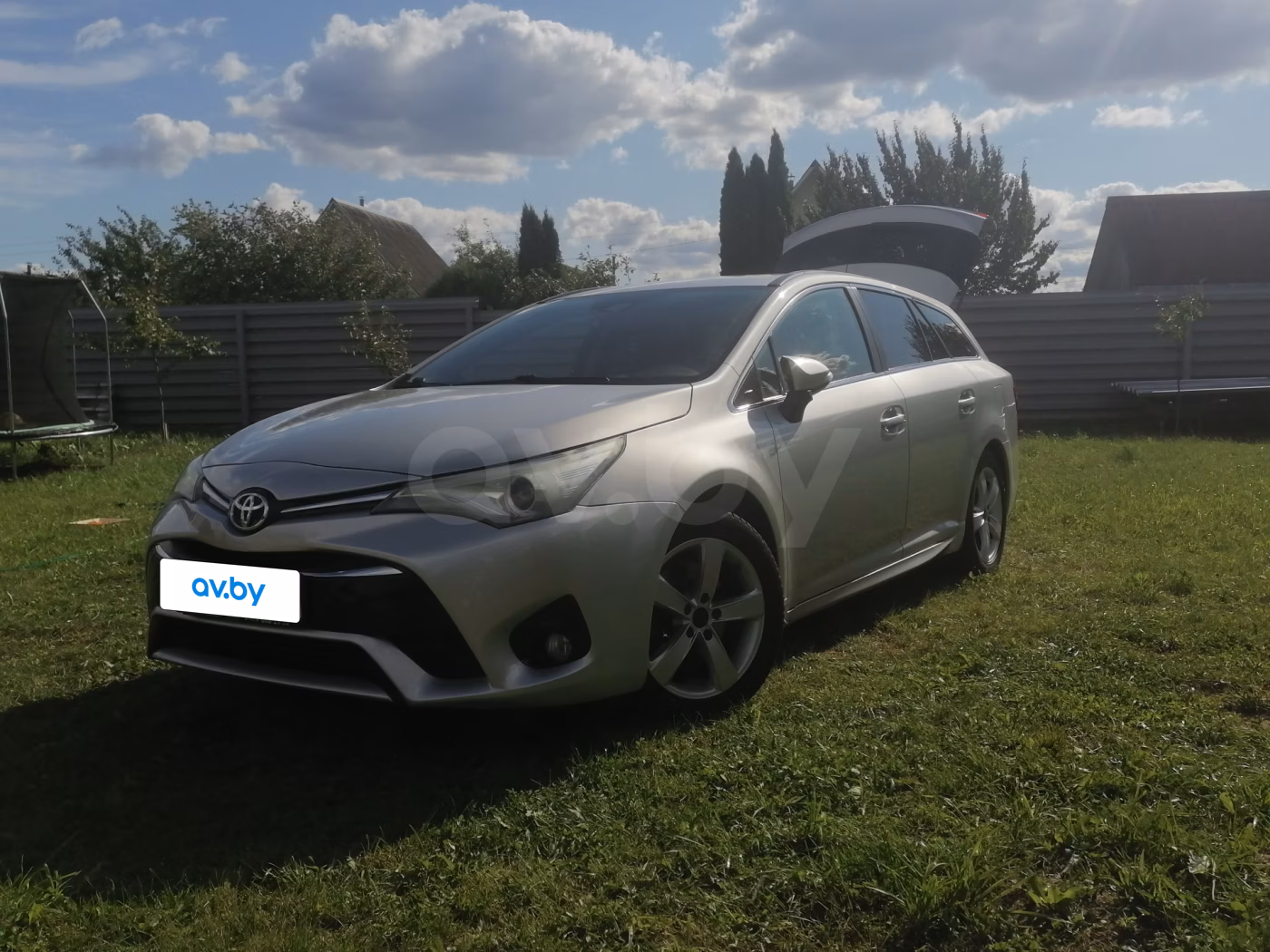 Toyota Avensis фото 13
