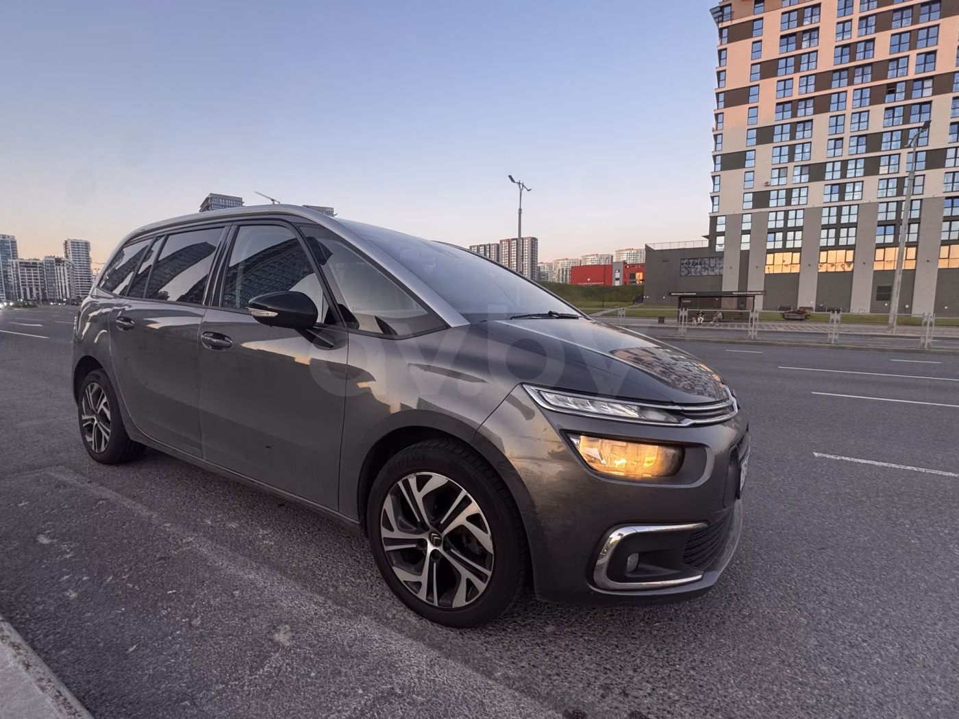 Citroen C4 Grand Spacetourer фото 9