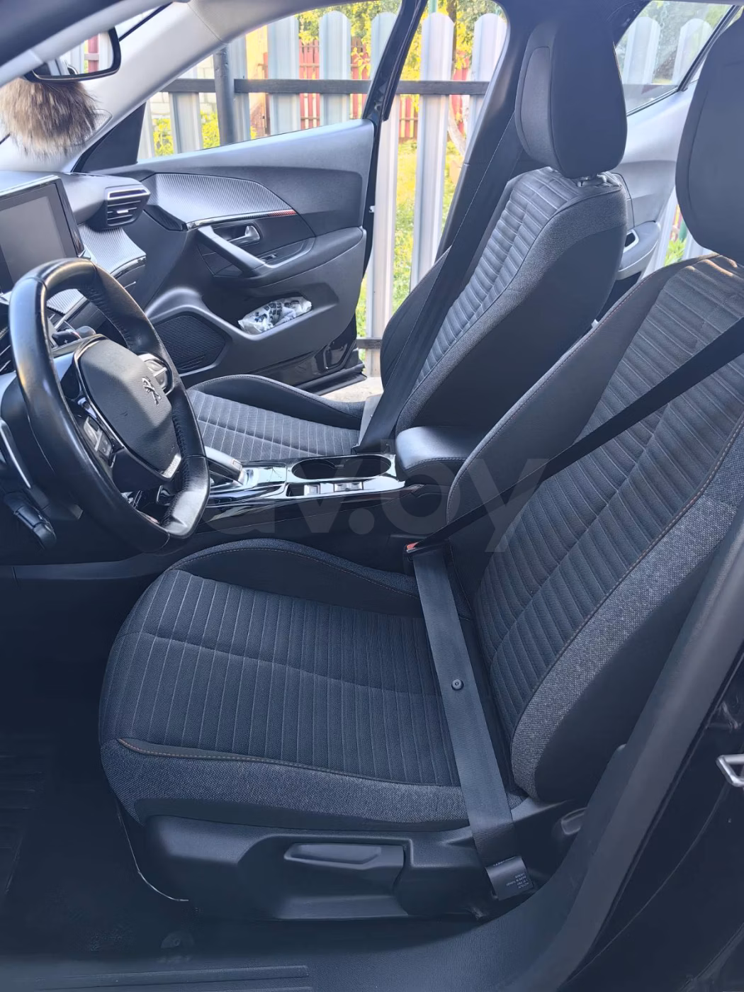 Peugeot 2008 фото 16