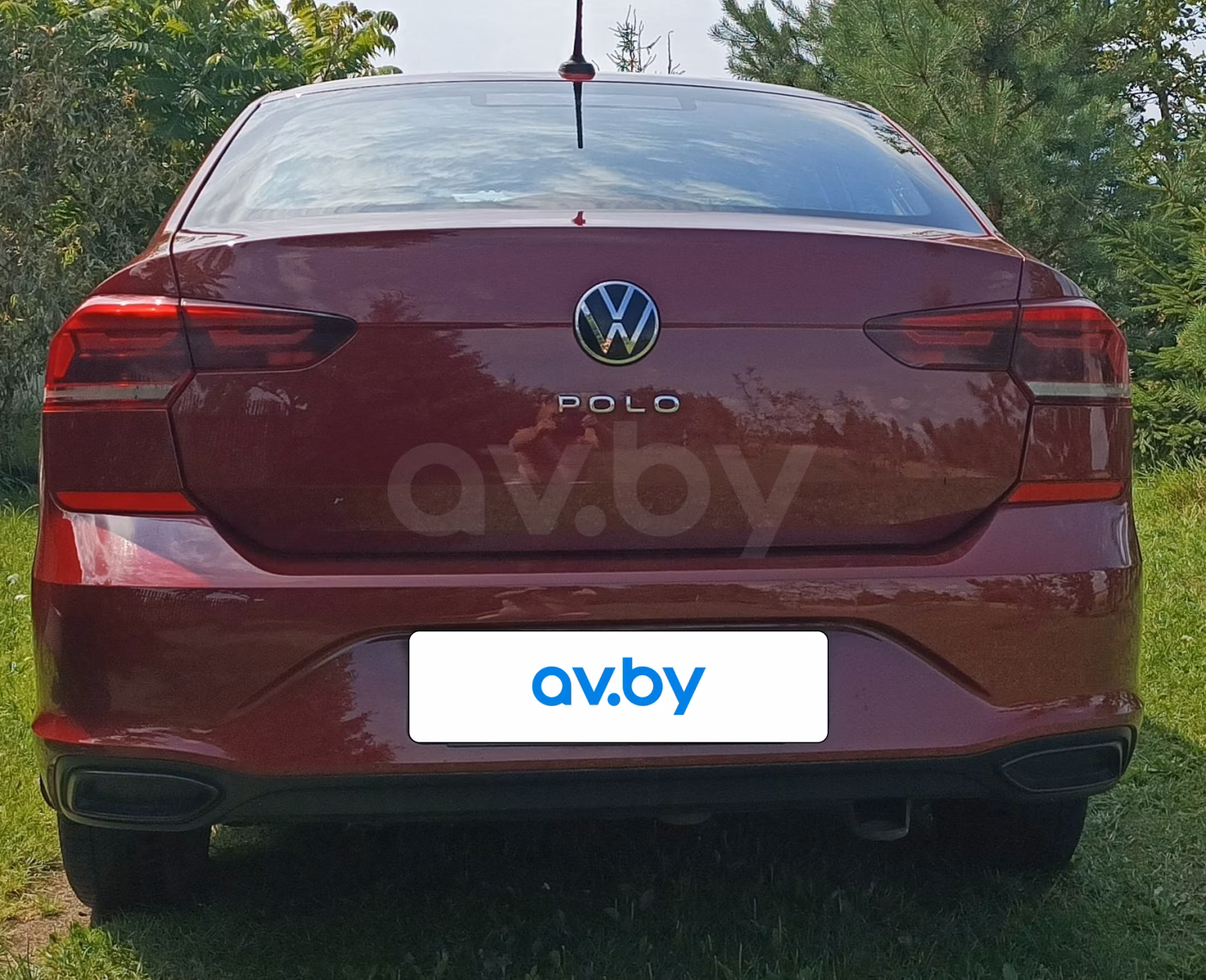 Volkswagen Polo Sedan фото 3