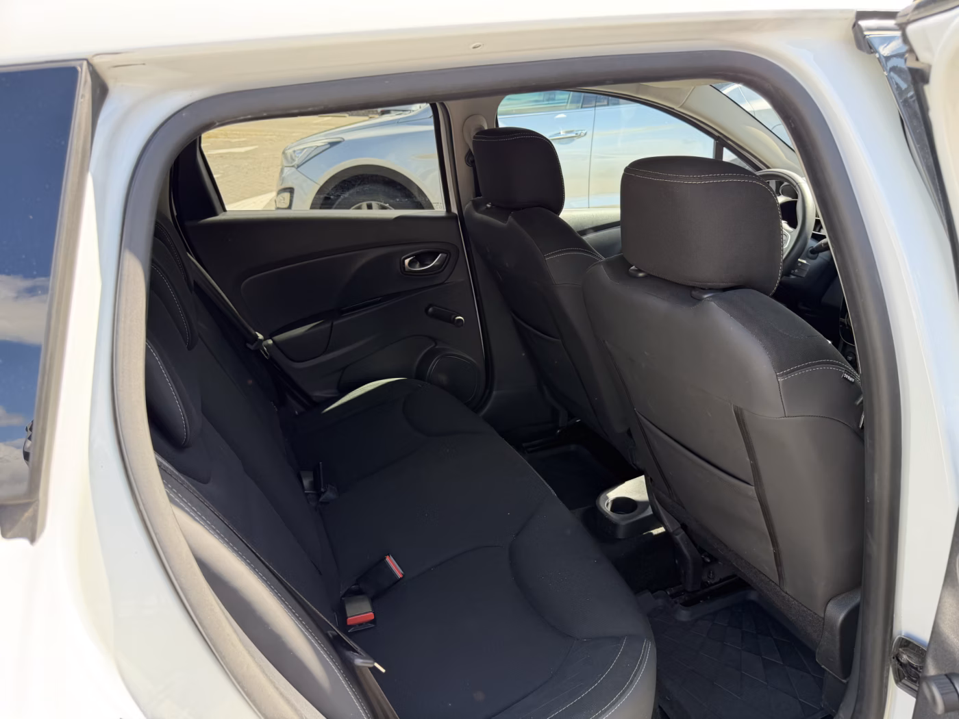 Renault Clio фото 18
