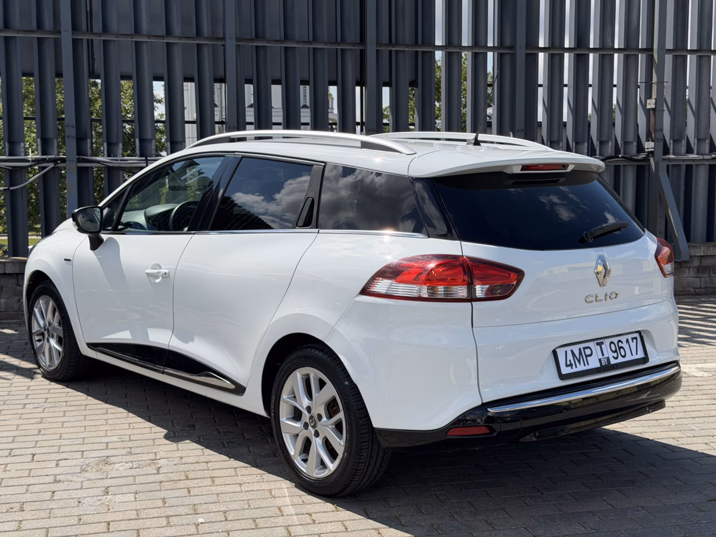 Renault Clio фото 12