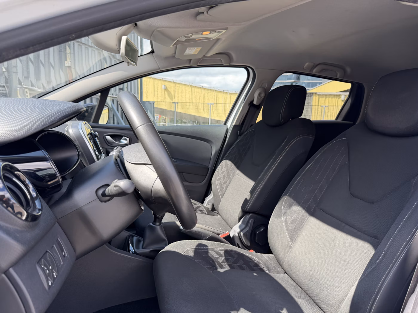Renault Clio фото 15