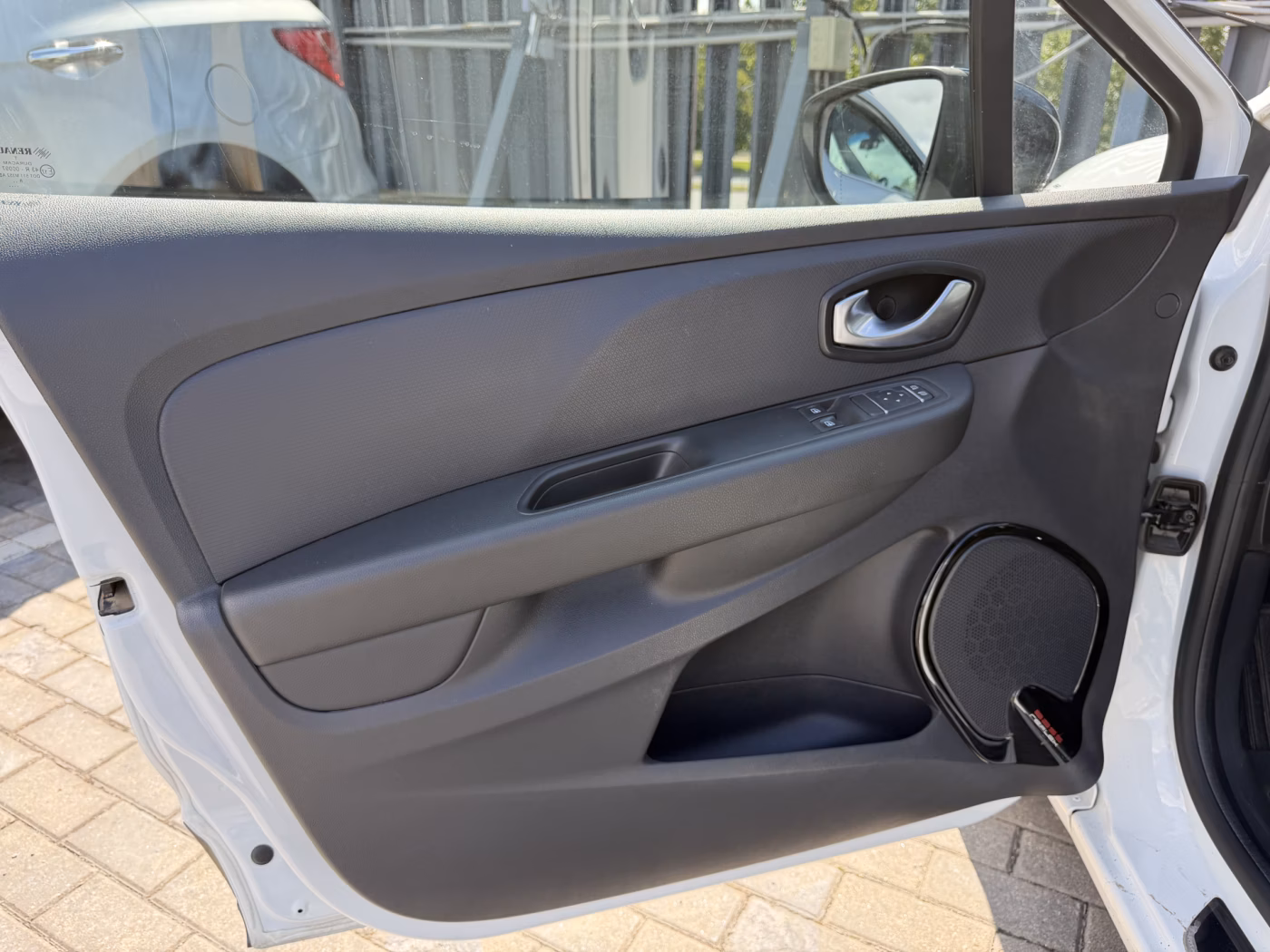 Renault Clio фото 13
