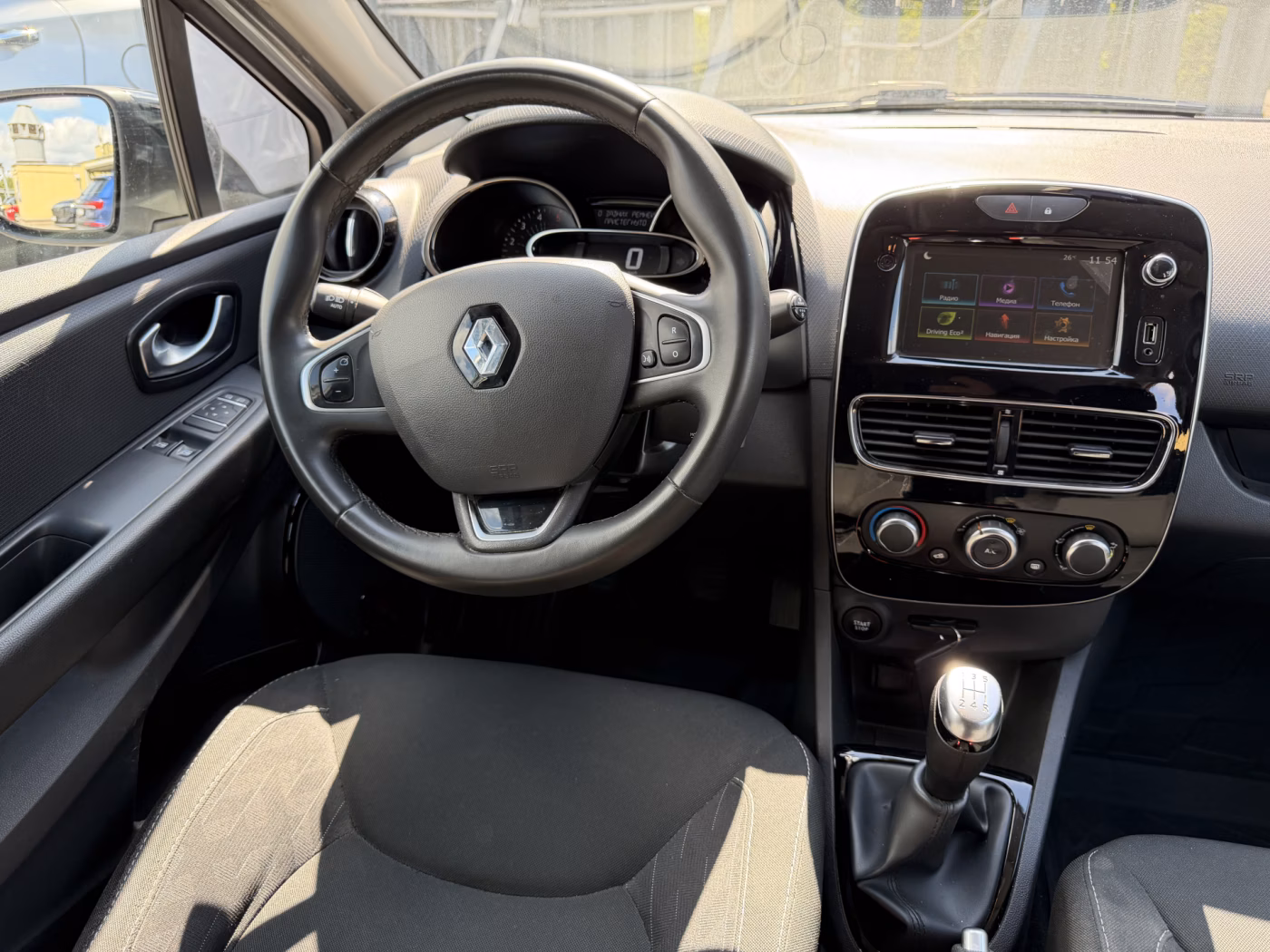 Renault Clio фото 21