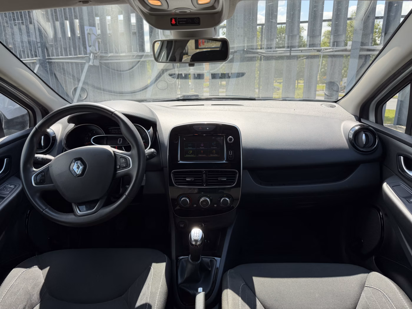Renault Clio фото 19