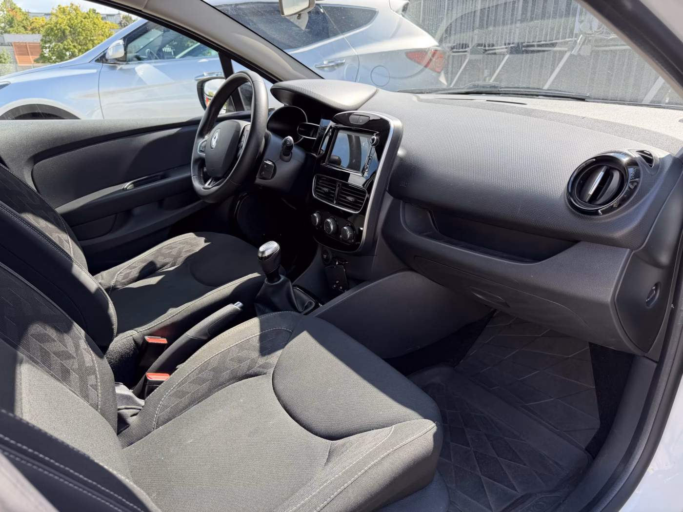 Renault Clio фото 23