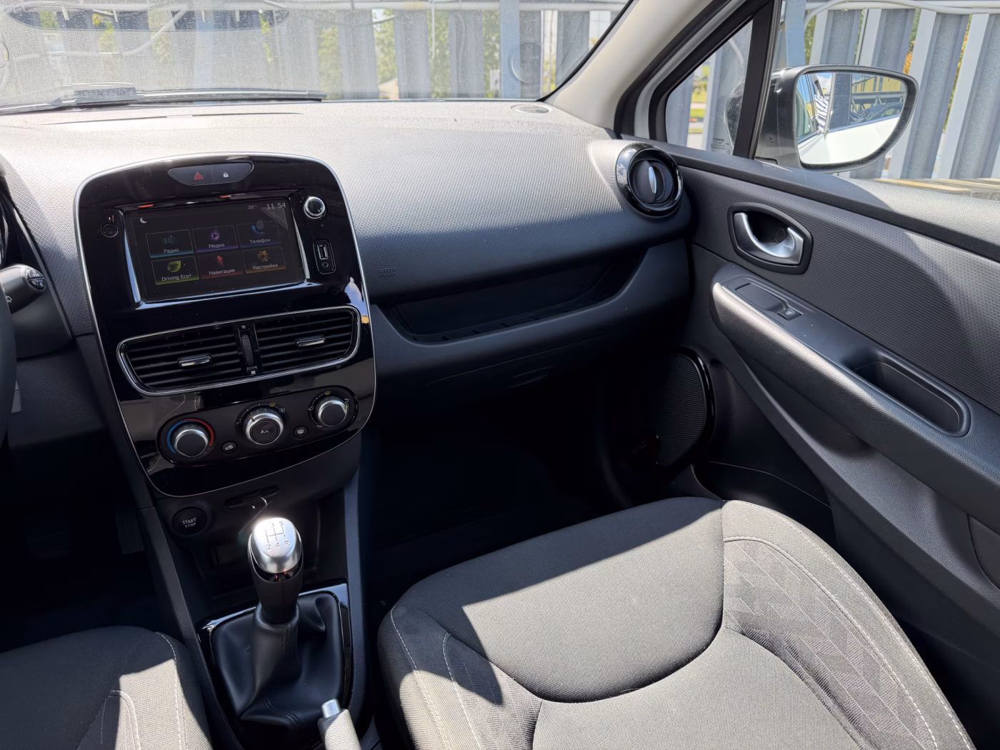 Renault Clio фото 20