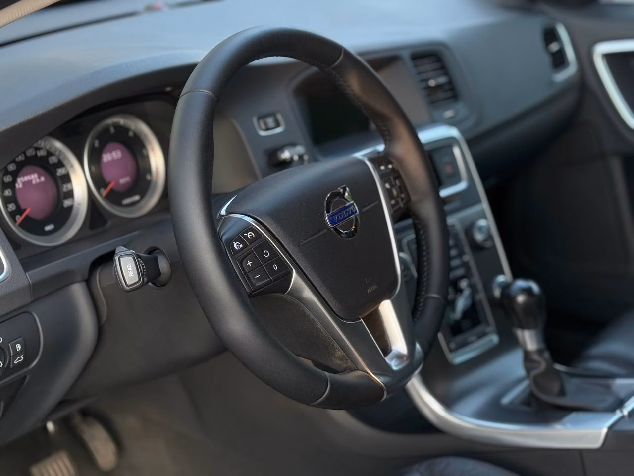 Volvo S60 фото 10