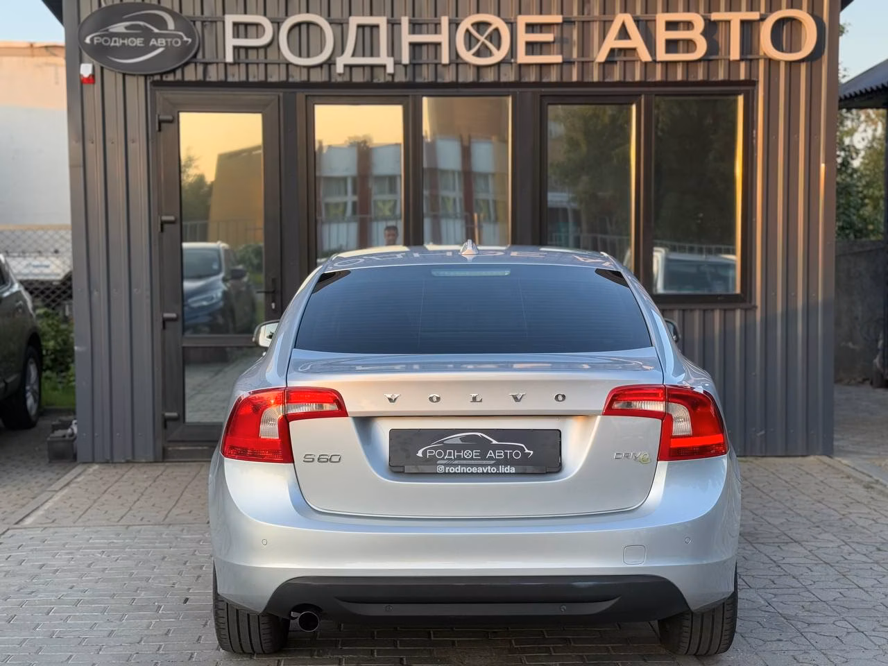 Volvo S60 фото 5