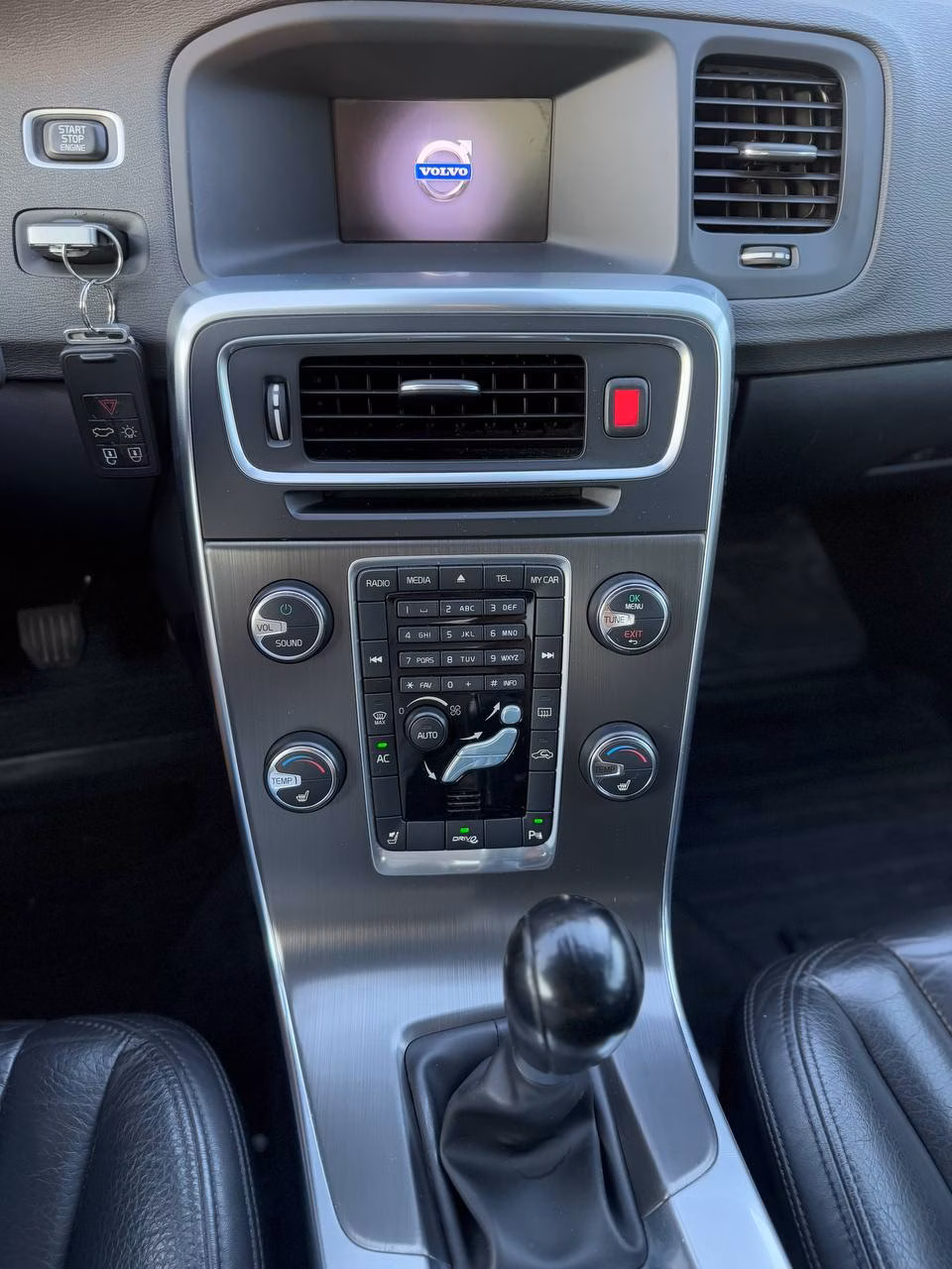 Volvo S60 фото 11