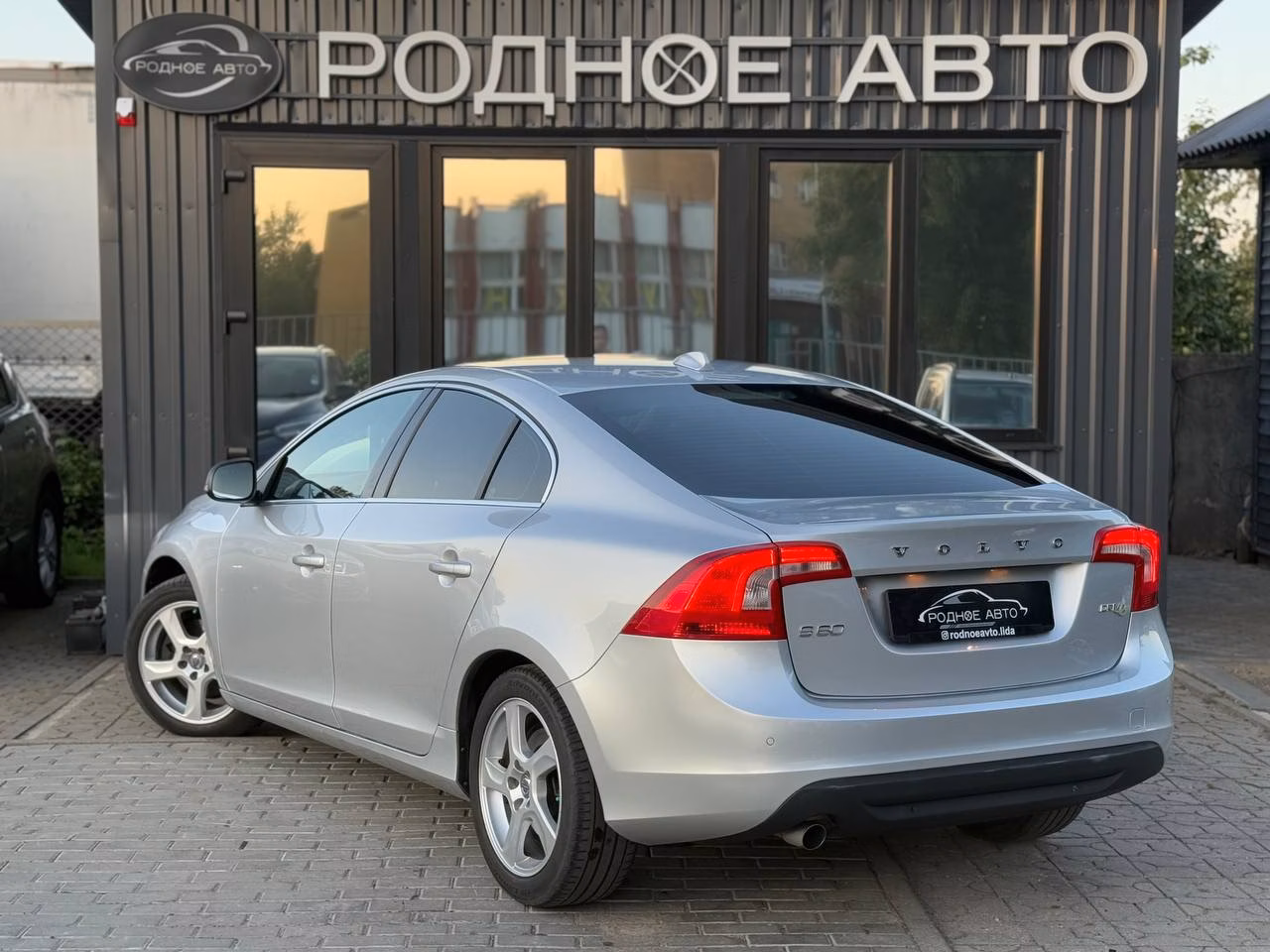 Volvo S60 фото 4