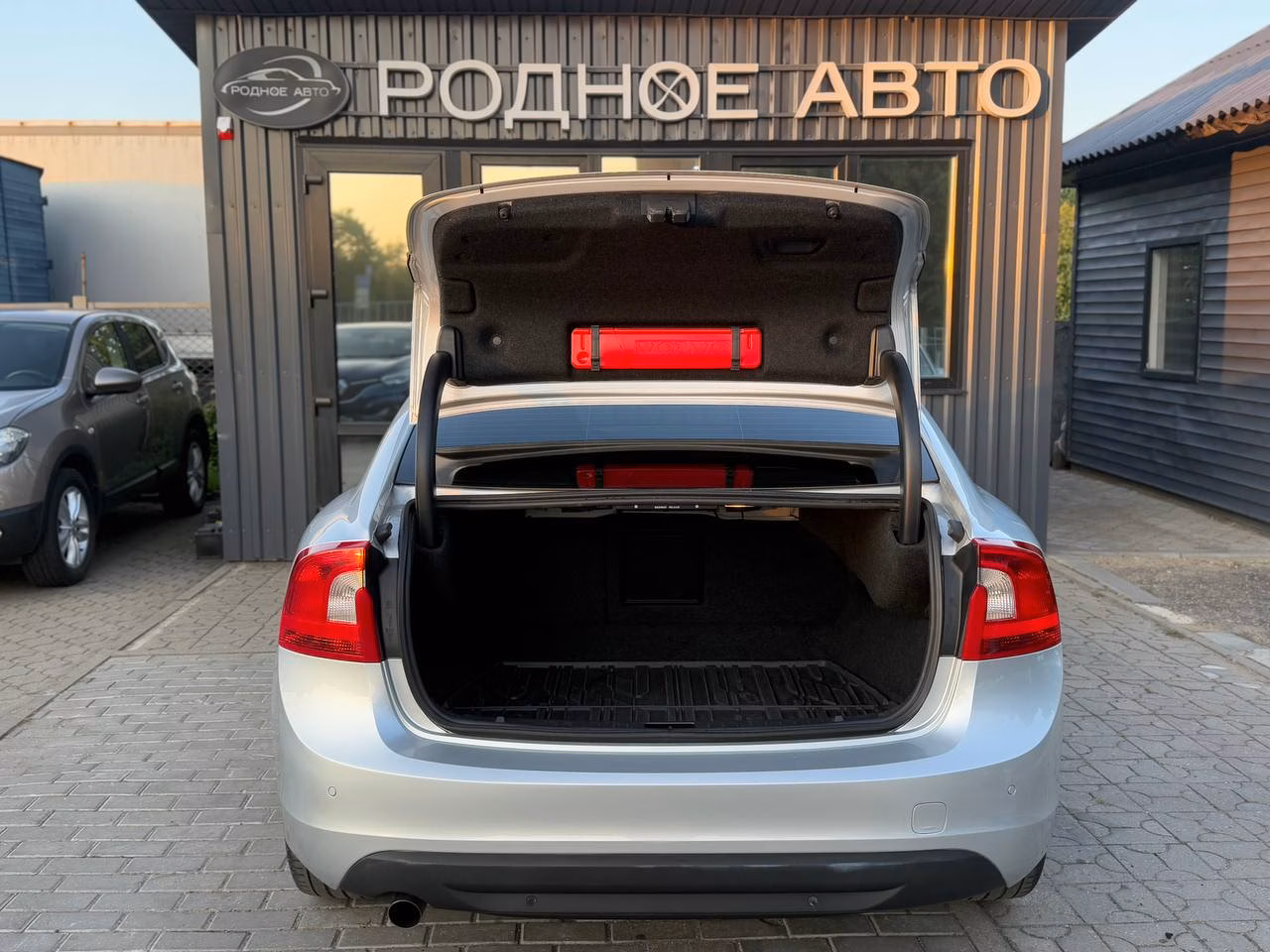 Volvo S60 фото 7