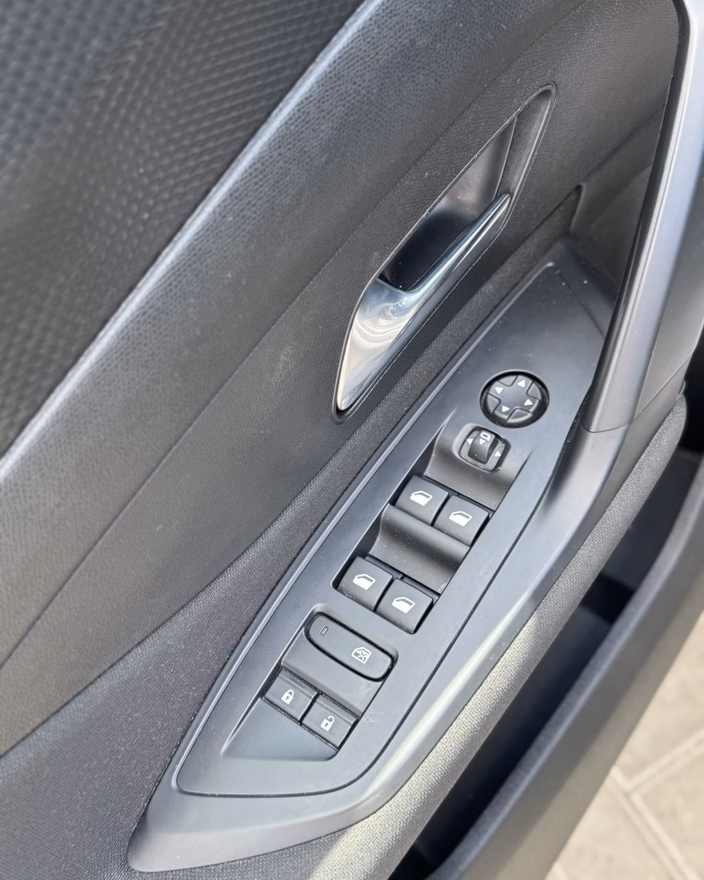 Peugeot 308 фото 9