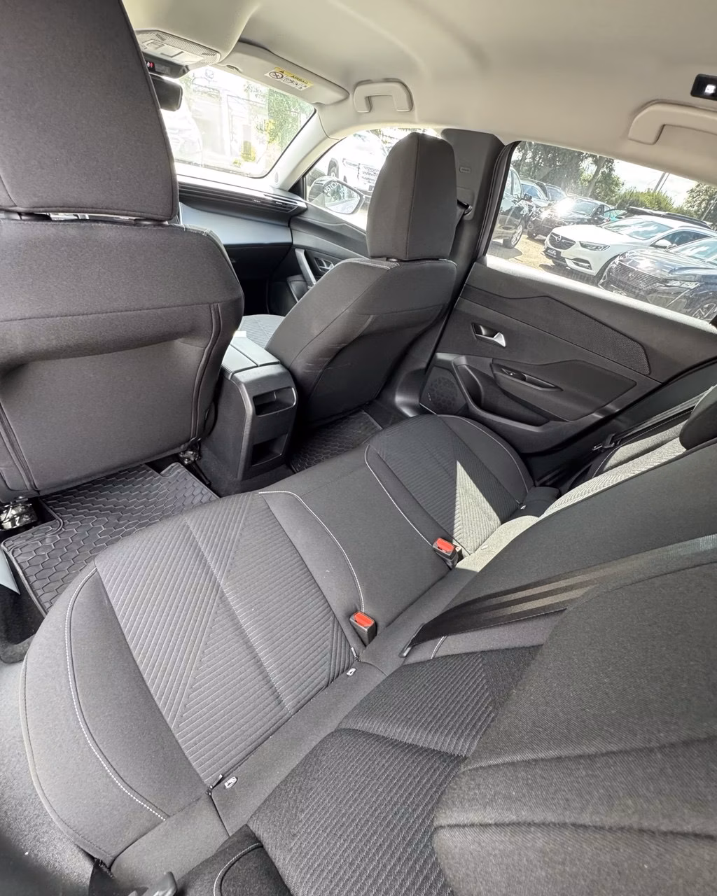 Peugeot 308 фото 16