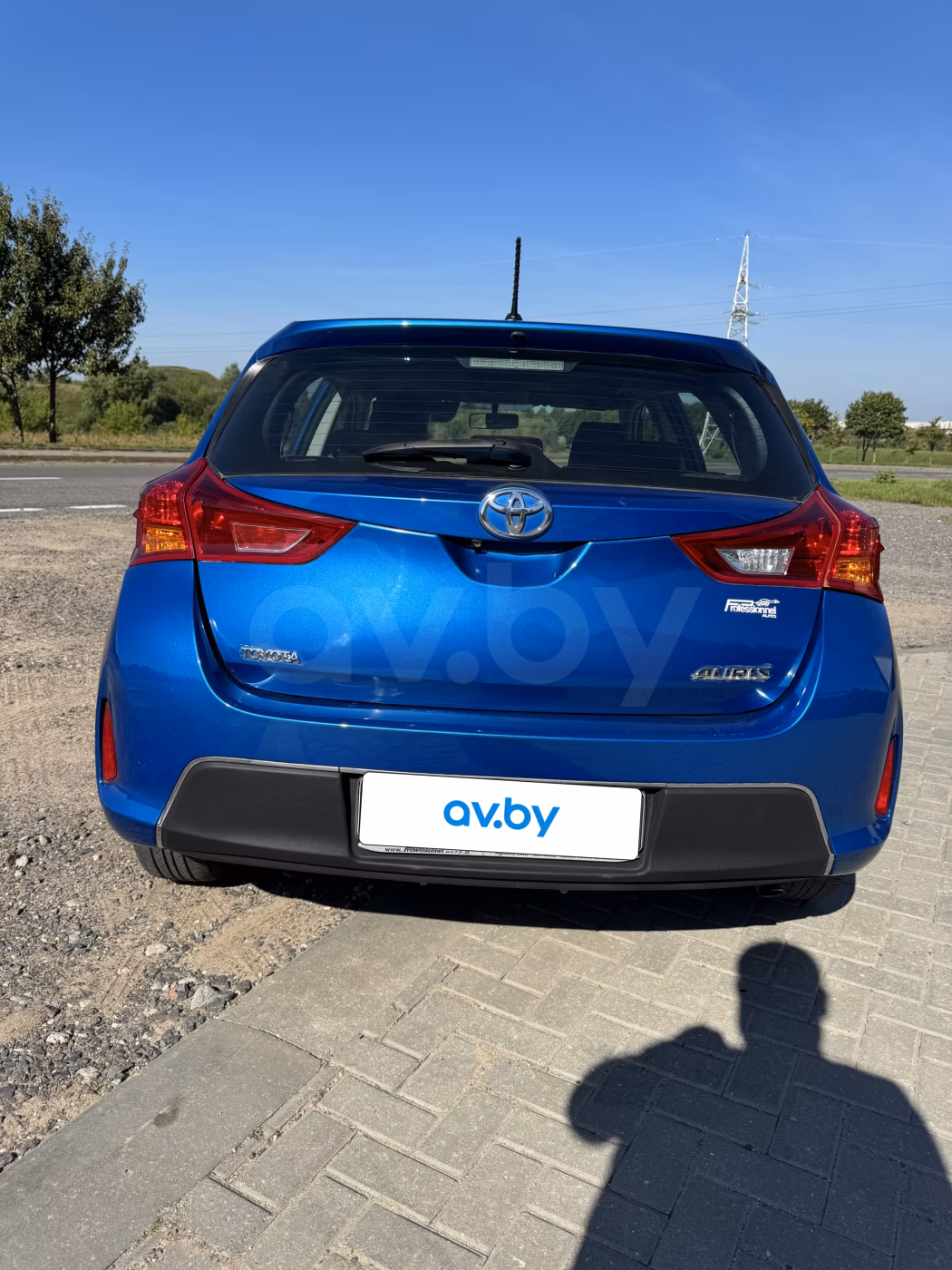 Toyota Auris фото 2