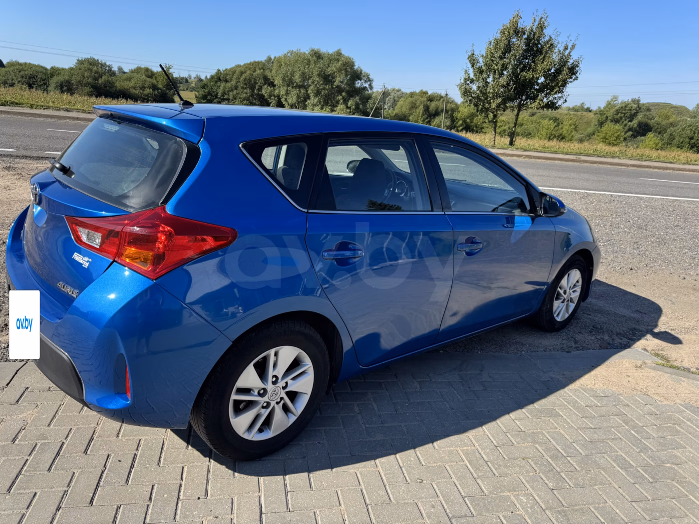 Toyota Auris фото 3