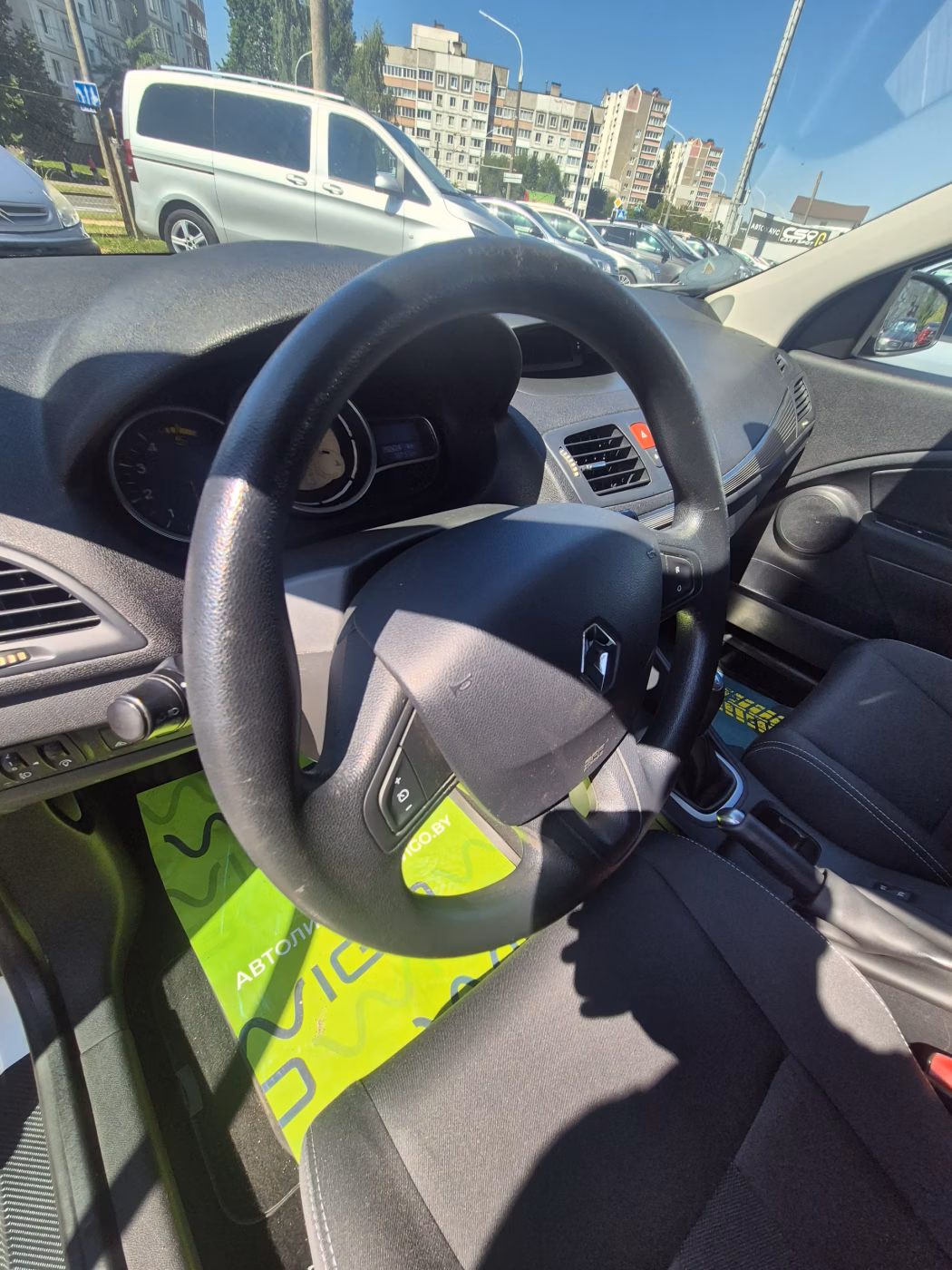 Renault Megane фото 8