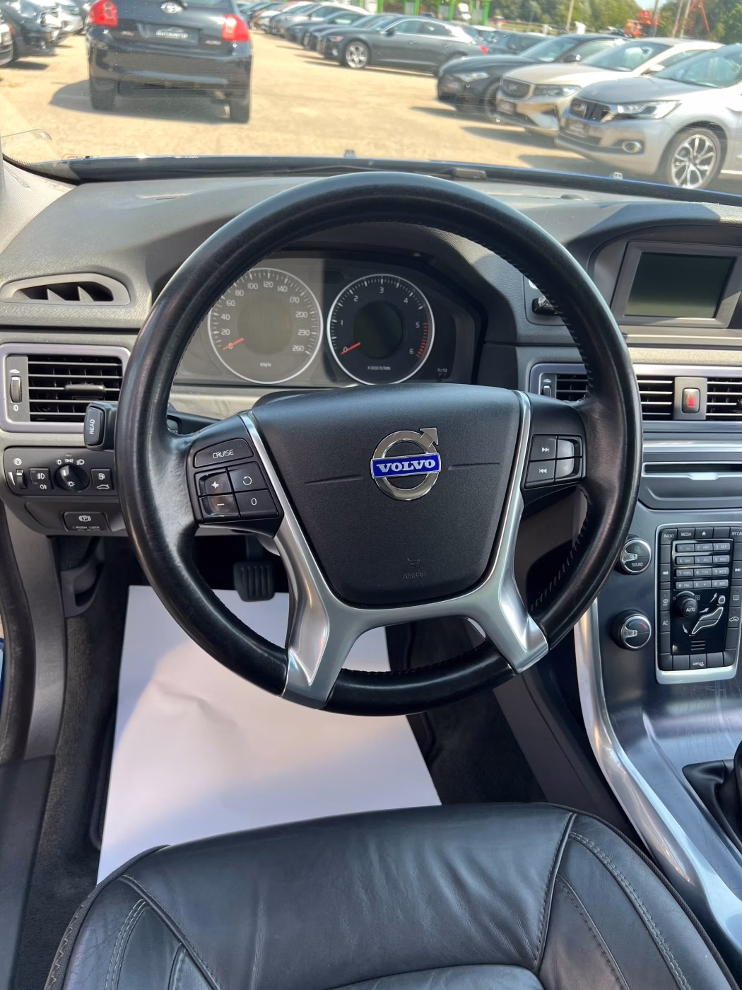 Volvo V70 фото 12