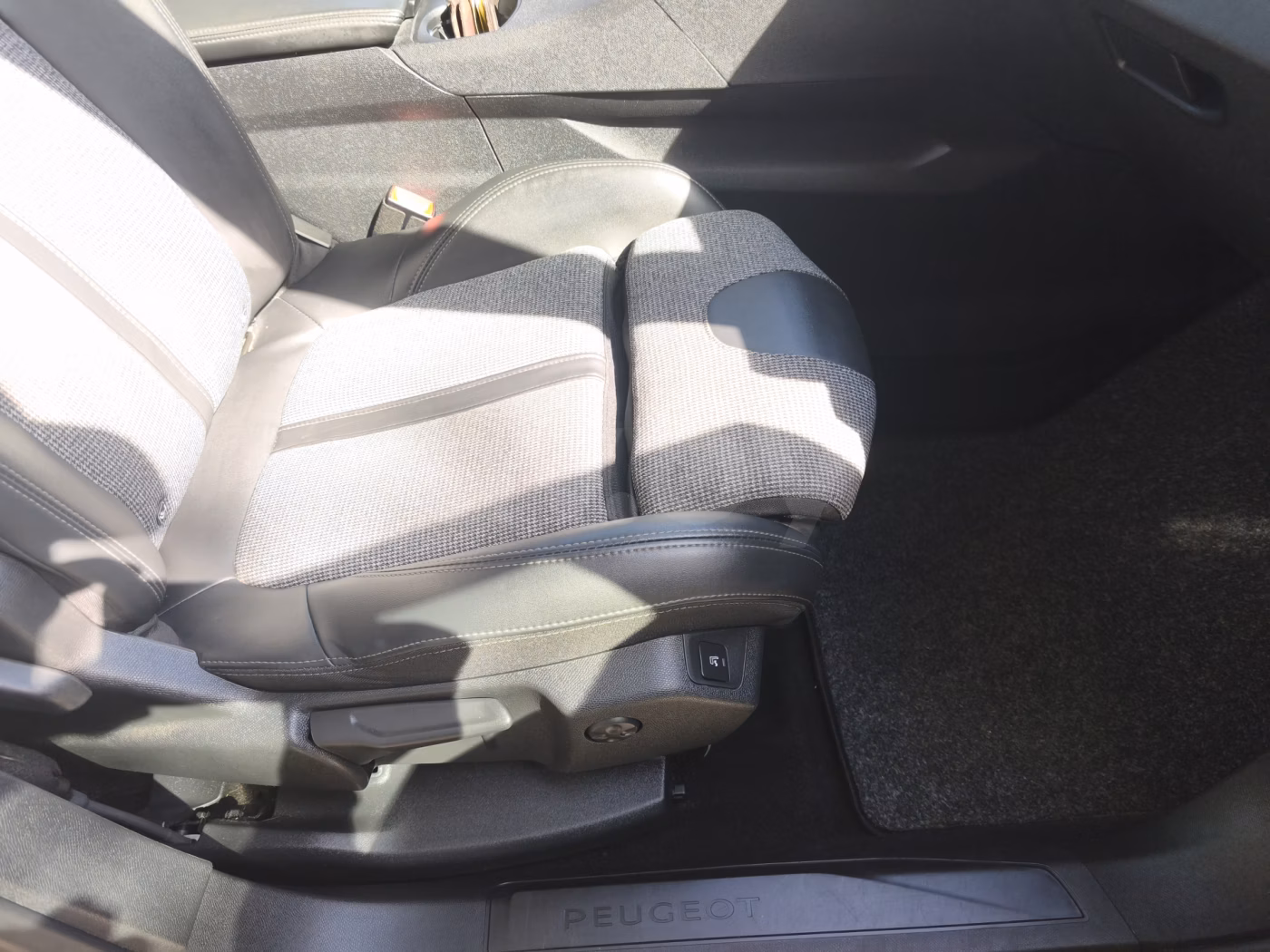 Peugeot 3008 фото 19