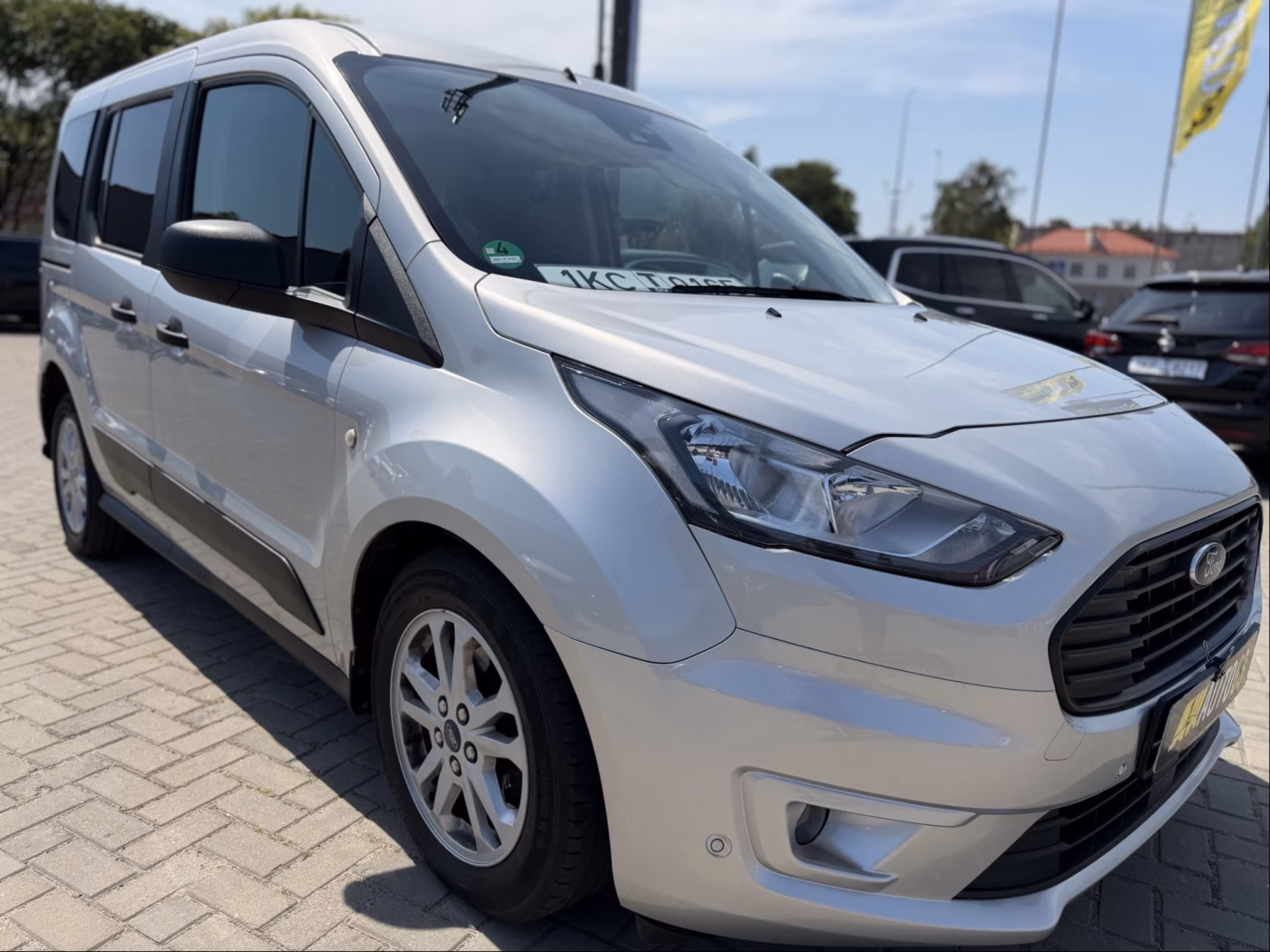 Ford Tourneo Connect фото 12