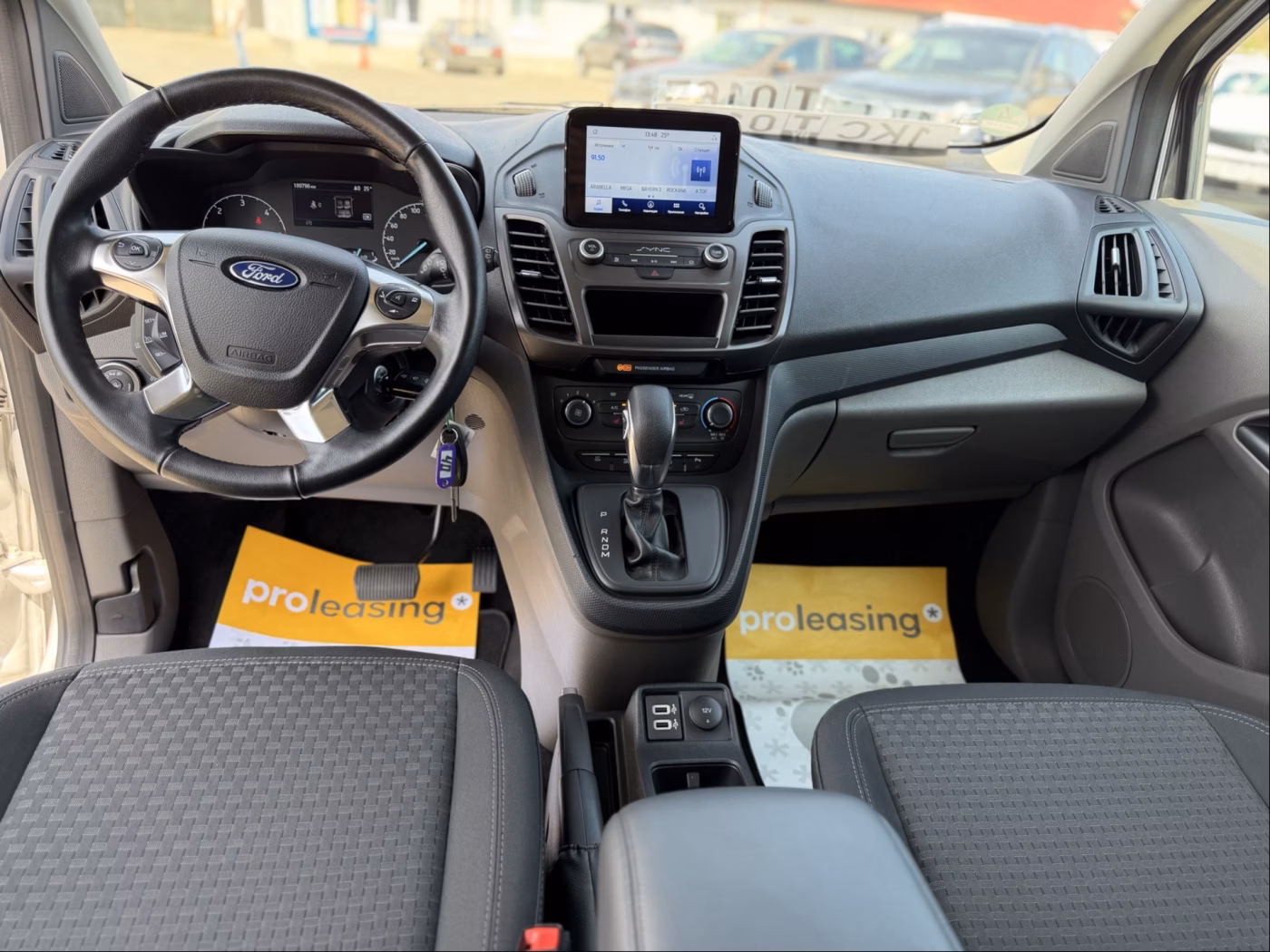 Ford Tourneo Connect фото 13