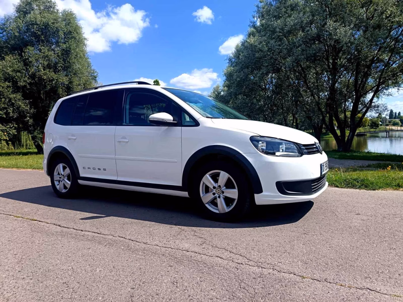 Volkswagen Touran фото 11