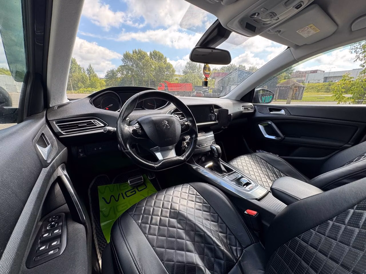 Peugeot 308 фото 9