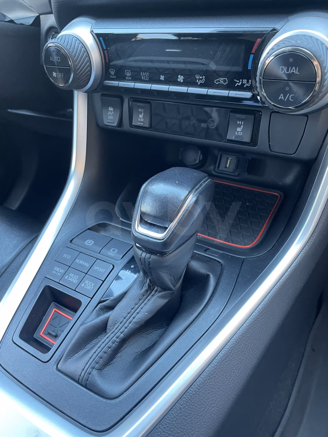 Toyota RAV4 фото 24