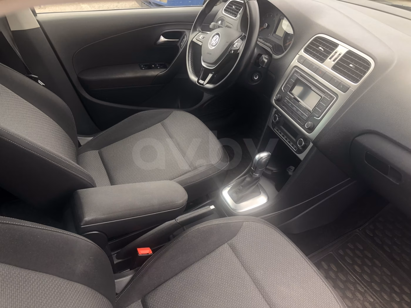 Volkswagen Polo Sedan фото 5