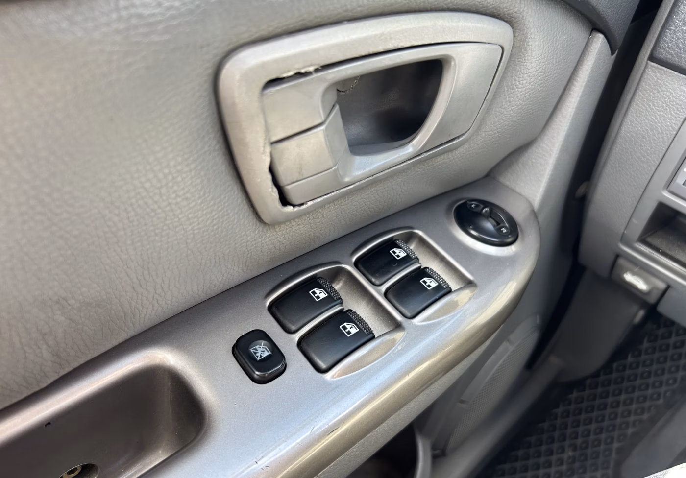 Kia Carens фото 18