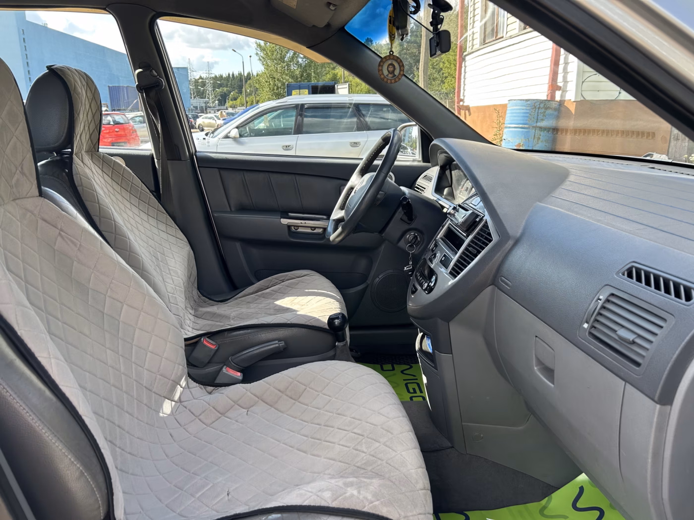 Kia Carens фото 13