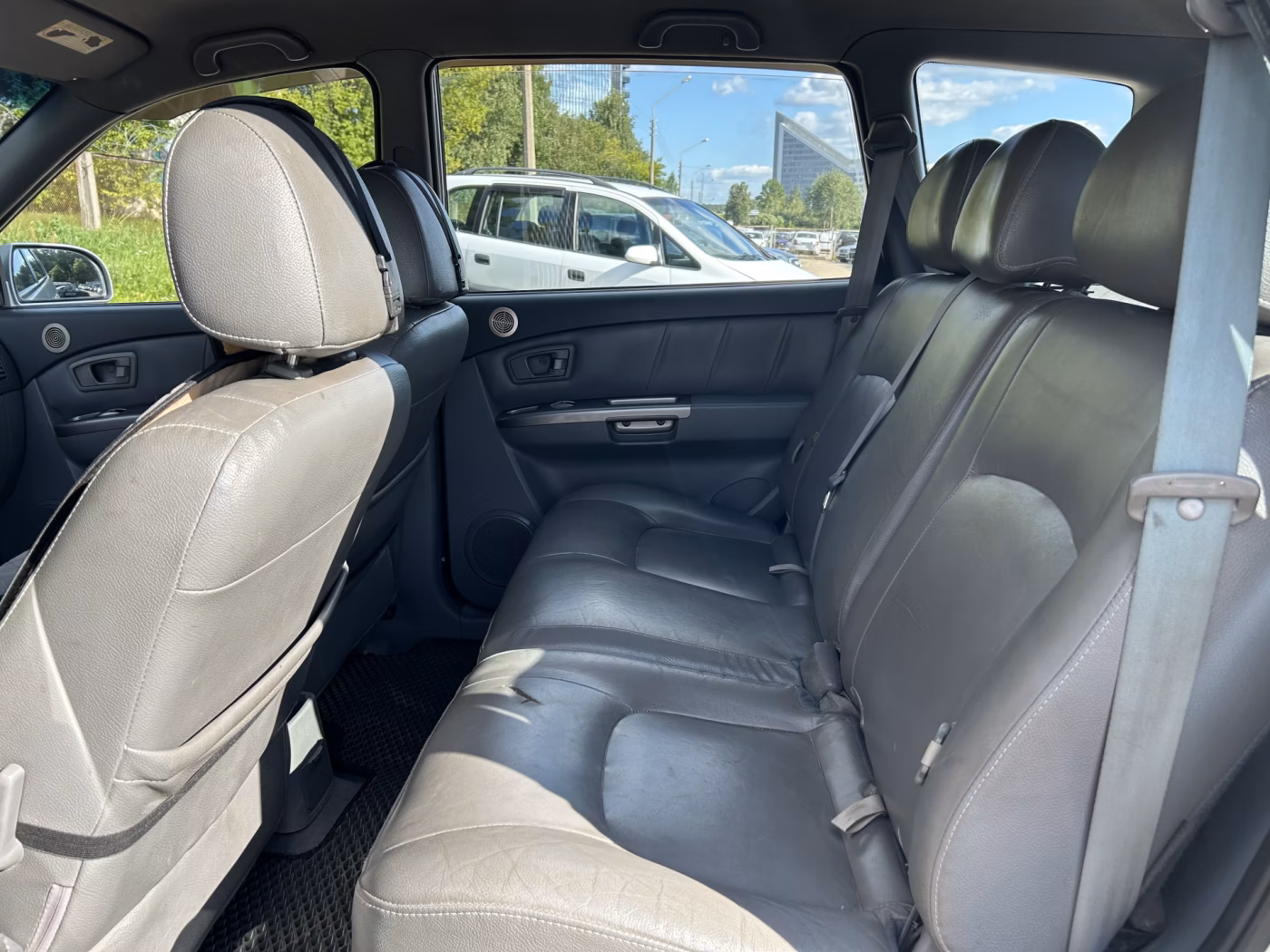Kia Carens фото 11